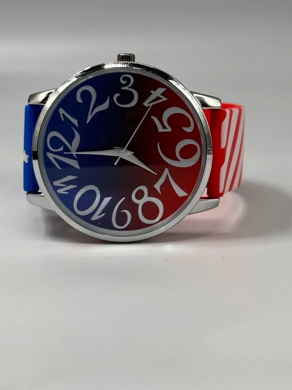 Patriotic Women Watch Silver Tone Red White Stars Stripes Band New Battery